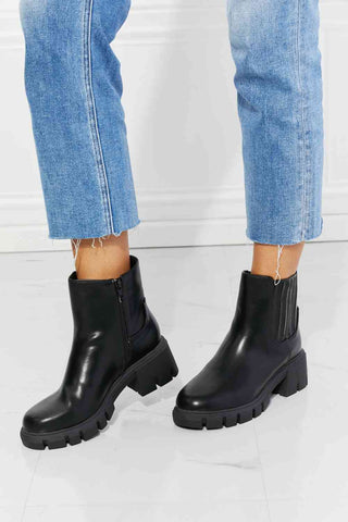 MMShoes What It Takes Lug Sole Chelsea Boots in Black - MOD&SOUL - Contemporary Women's Clothing